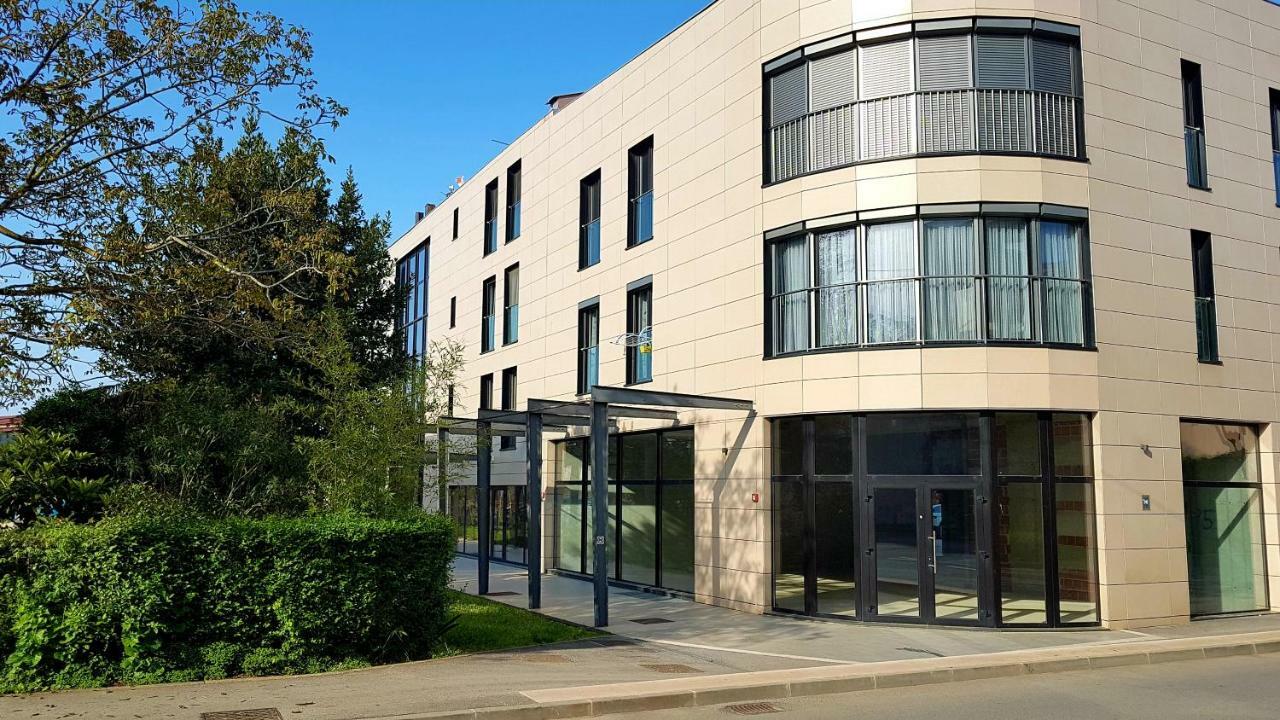 Apartman Leon Umag Exteriör bild